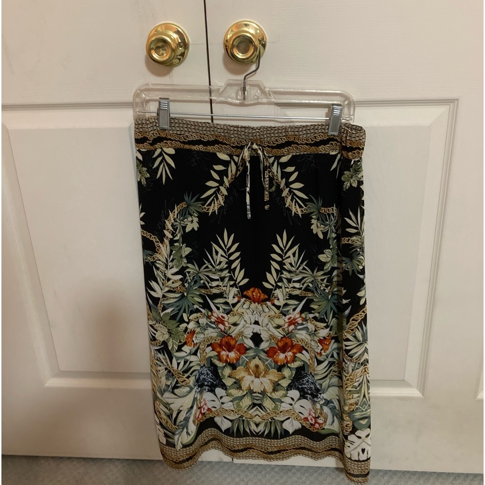 Lapis Floral Black Skirt, Size L. USED - EUC